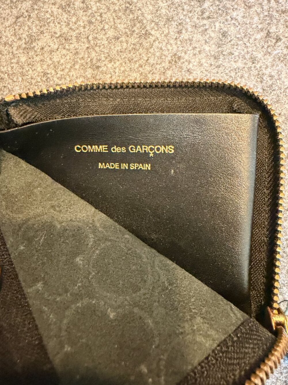 Comme des Garçons Embossed Leather Zip Wallet Black Made in Spain Designer - Picture 5 of 8